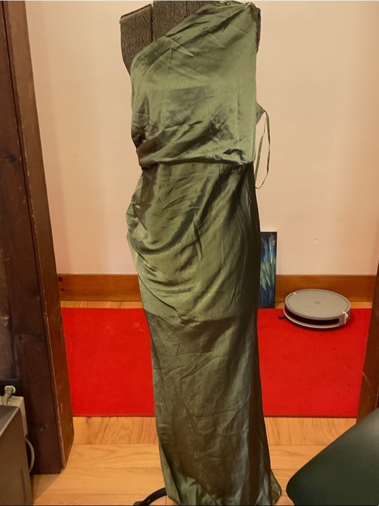 Selfie Leslie Dresses & Skirts - Selfie Leslie One-Shoulder Olive Column Dress